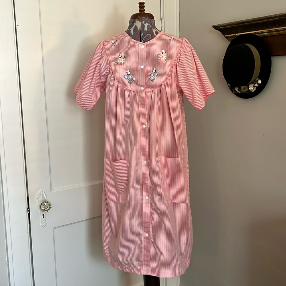 Women’s Vintage Basic Editions Intimates Duster - image 1